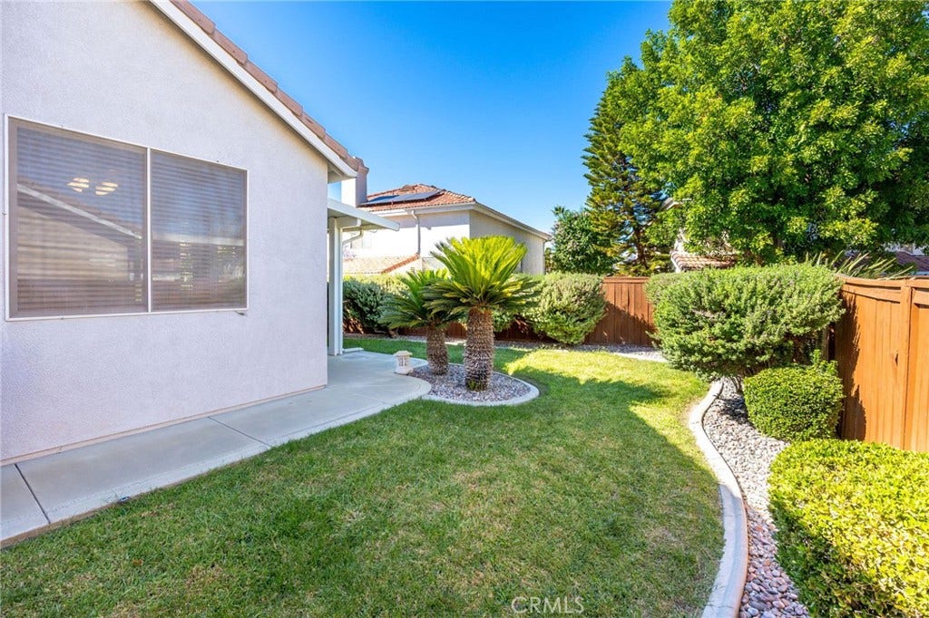 853 Camino De Oro, San Jacinto, CA 92583 backyard