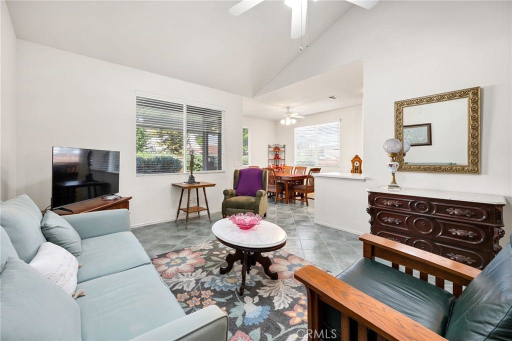 853 Camino De Oro, San Jacinto, CA 92583 living room with tile floor