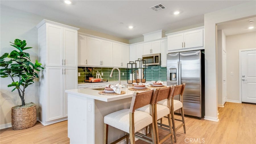 Property photo for 2881 E Amberley Privado, Ontario, CA