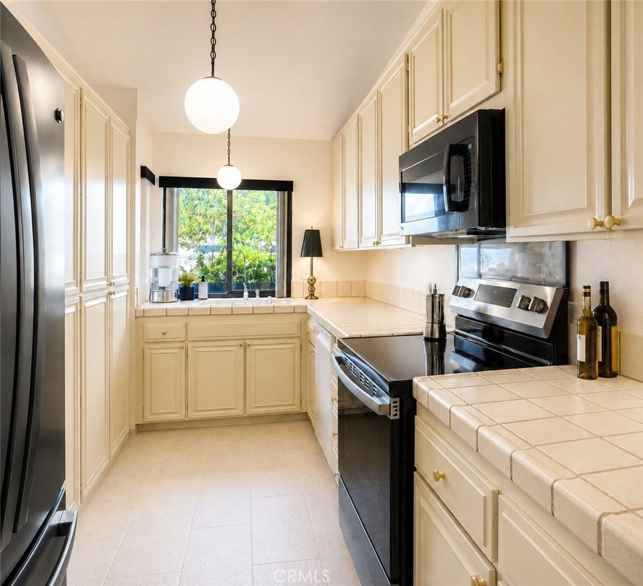 17808 Corte Huasco Street, #60, San Diego, CA 92128