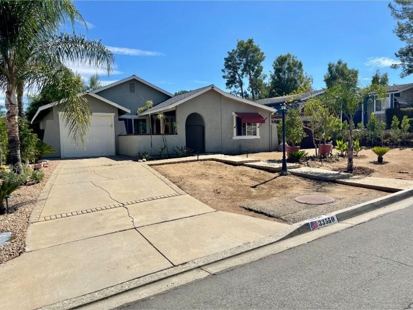 33550 Harvest Way E, Wildomar, CA 92591 33550 Harvest Way E, Wildomar, CA 92591