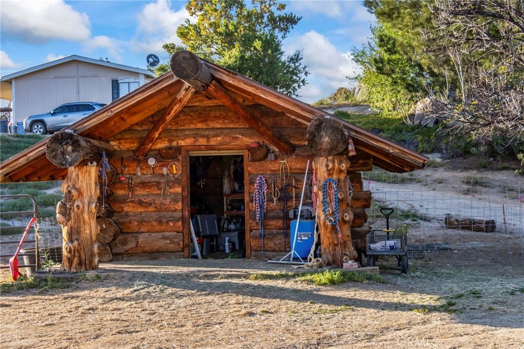 42355 Fresz Road, Aguanga, CA 92536 42355 Fresz Road, Aguanga, CA 92536