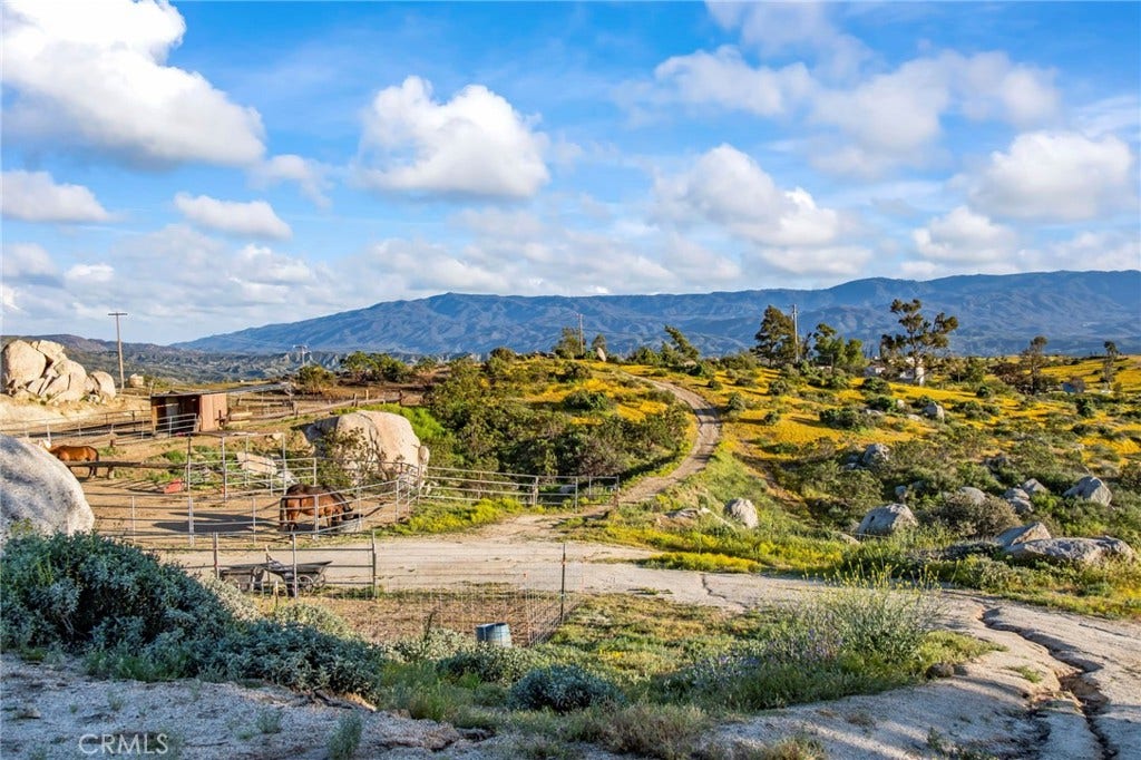 42355 Fresz Road, Aguanga, CA 92536 42355 Fresz Road, Aguanga, CA 92536