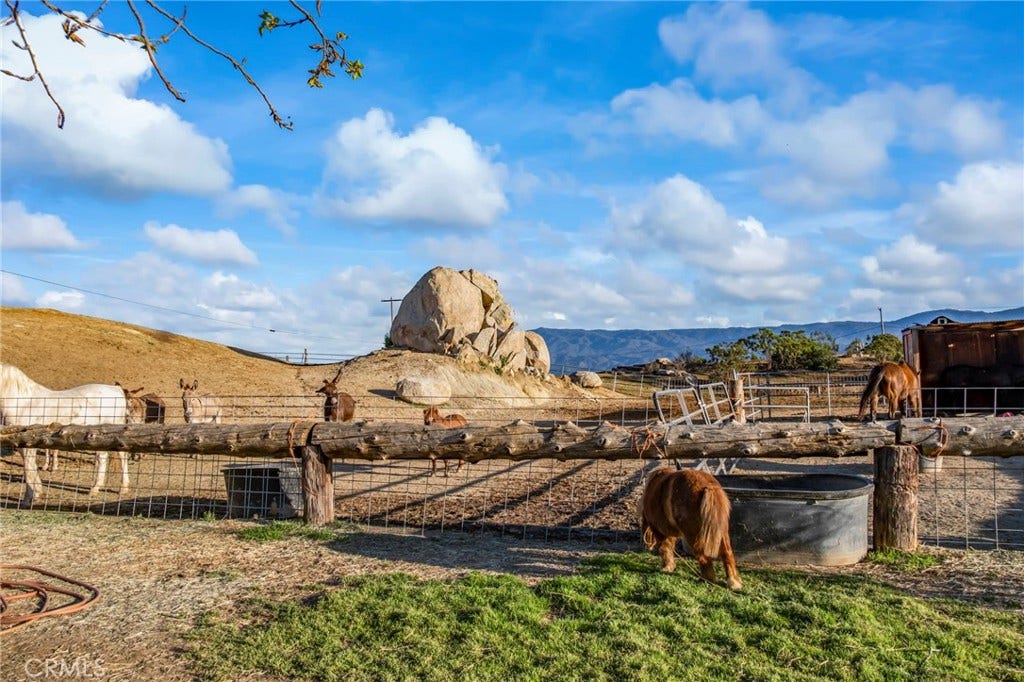 42355 Fresz Road, Aguanga, CA 92536 42355 Fresz Road, Aguanga, CA 92536