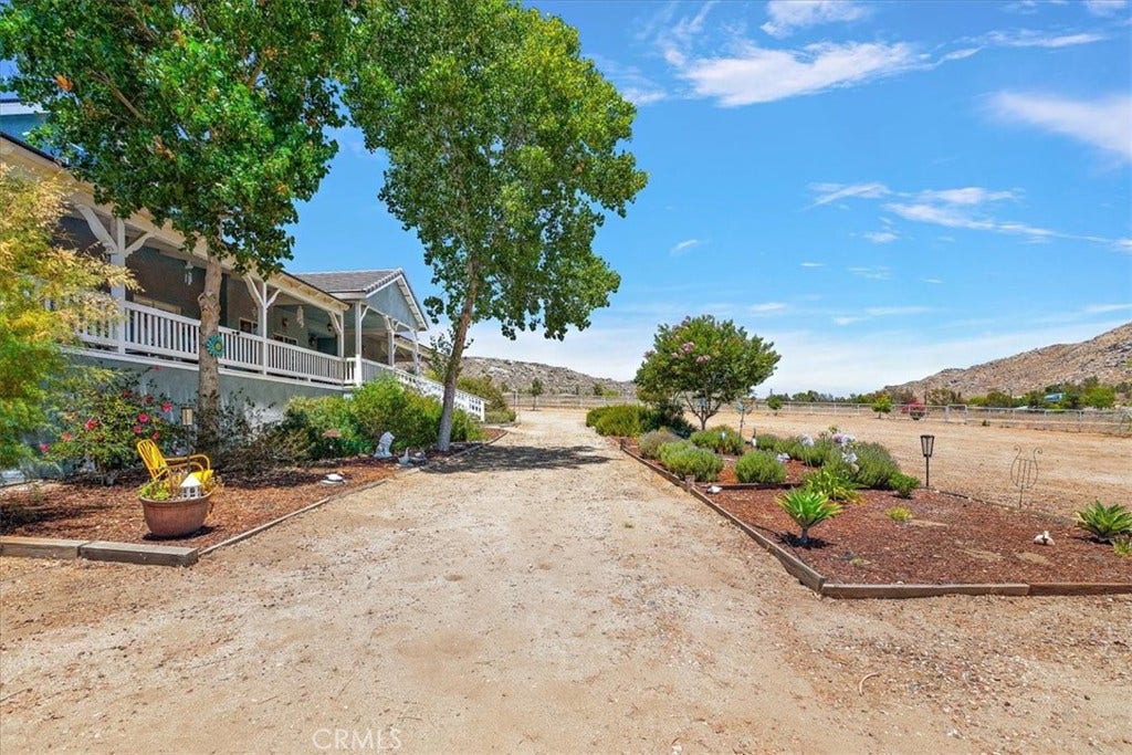 23711 California Avenue, Hemet, CA 92545 23711 California Avenue, Hemet, CA 92545