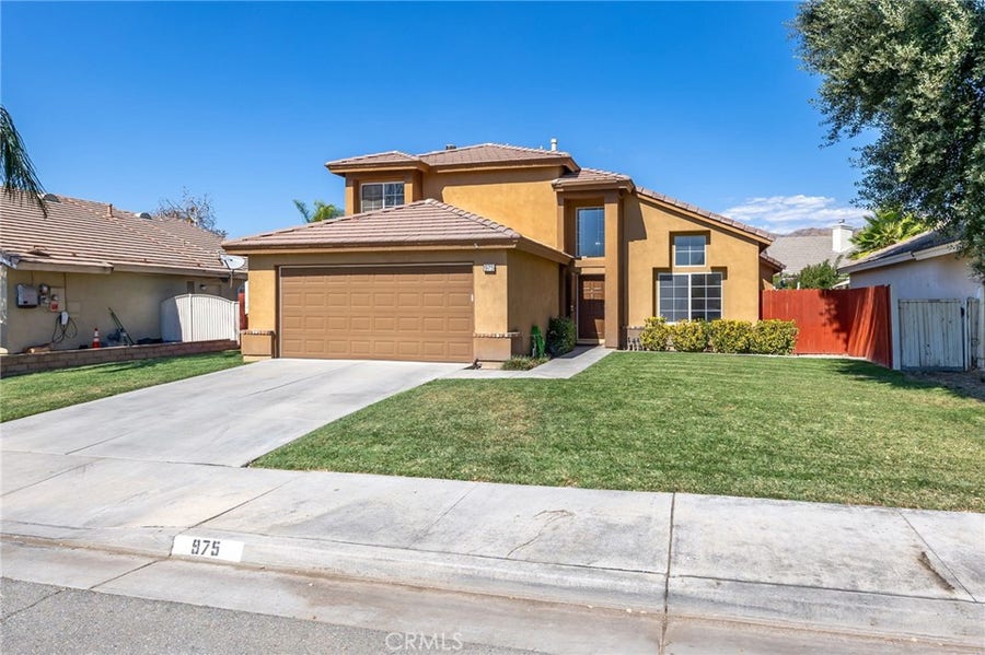 Property photo for 975 Peacock Dr, San Jacinto, CA