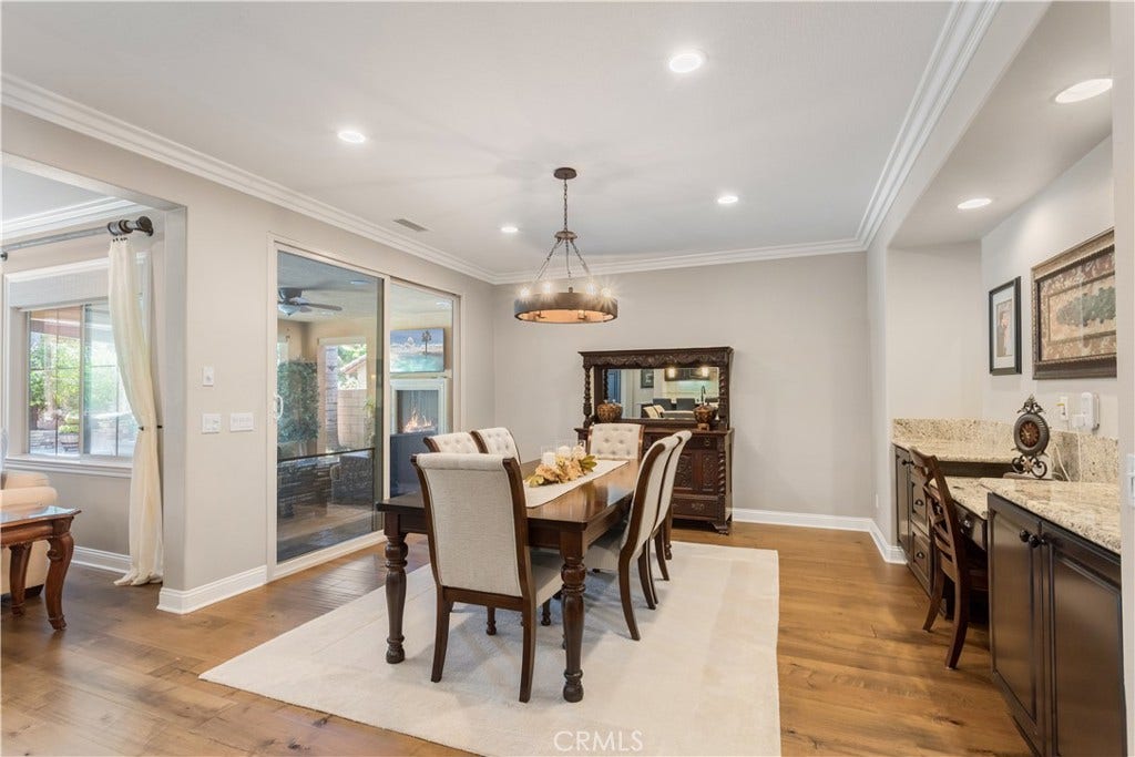 34581 Collier Falls Court, Temecula, CA 92592 INFORMAL DINING ROOM