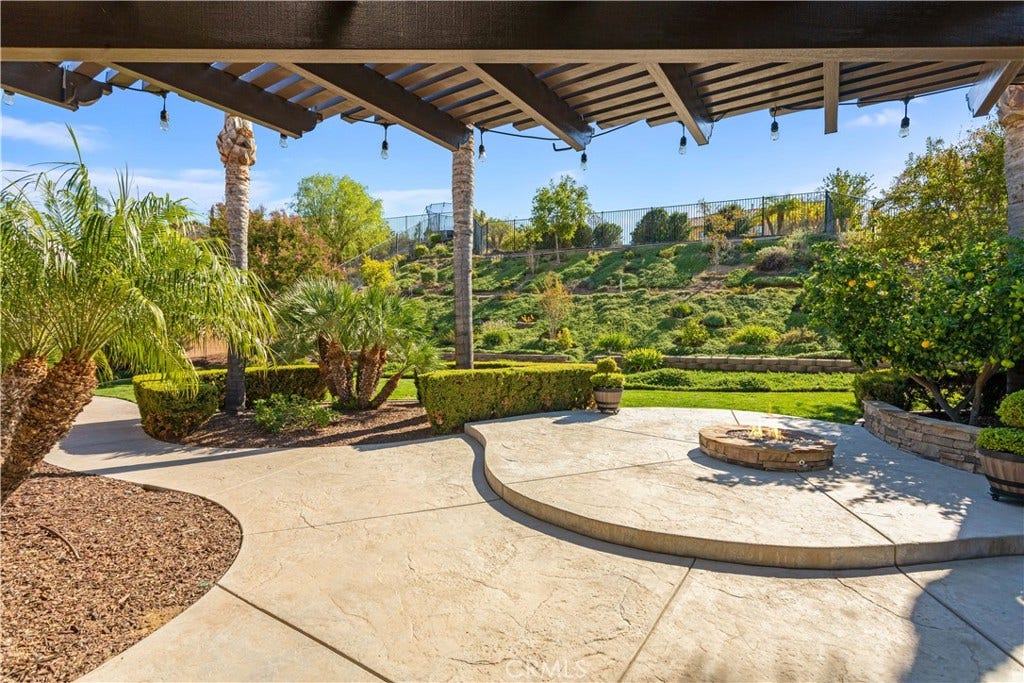 34581 Collier Falls Court, Temecula, CA 92592 BUILT IN FIREPIT