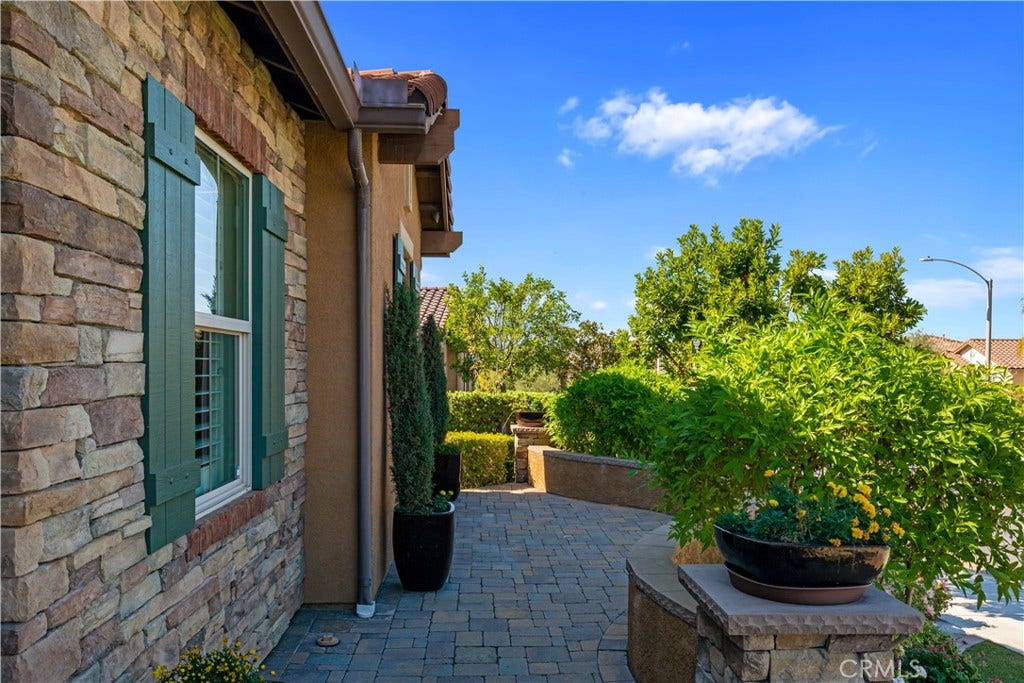 34581 Collier Falls Court, Temecula, CA 92592 FRONT PORCH