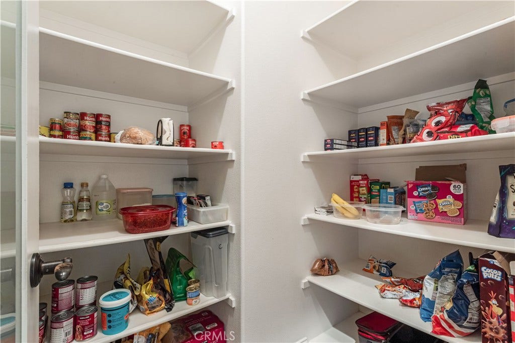 34581 Collier Falls Court, Temecula, CA 92592 WALK IN PANTRY
