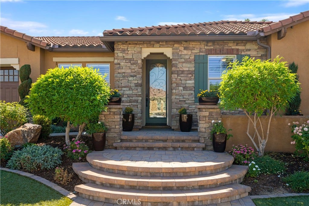 34581 Collier Falls Court, Temecula, CA 92592 OUTSTANDING CURB APPEAL