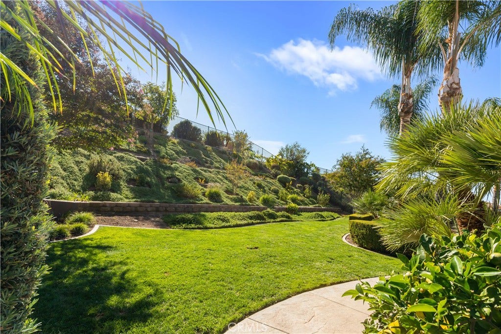 34581 Collier Falls Court, Temecula, CA 92592 LOADS OF GRASS!