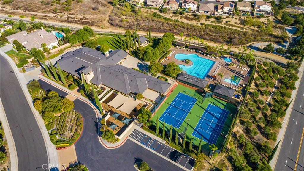 34581 Collier Falls Court, Temecula, CA 92592 MORGAN HILL COMMUNITY