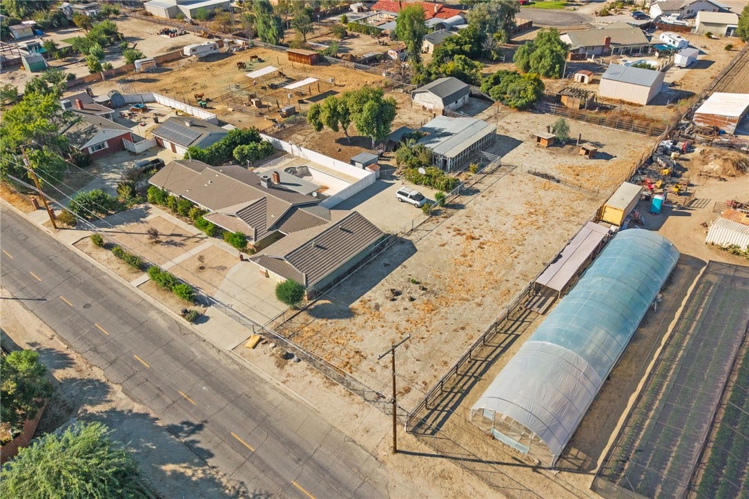 1330 Eaton, Hemet, CA 92543 1330 Eaton, Hemet, CA 92543