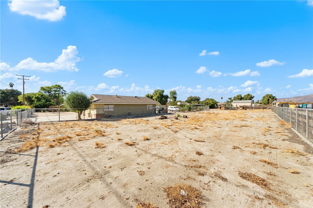 1330 Eaton, Hemet, CA 92543 1330 Eaton, Hemet, CA 92543