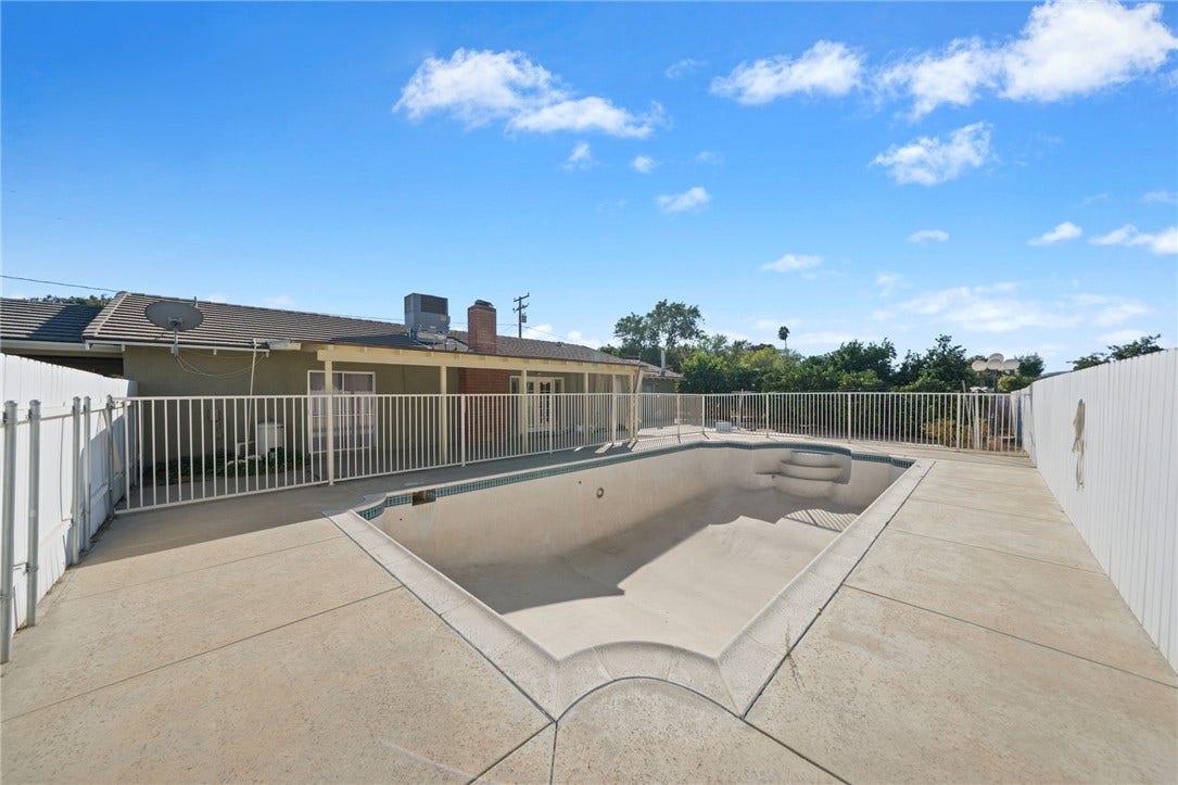 1330 Eaton, Hemet, CA 92543 1330 Eaton, Hemet, CA 92543