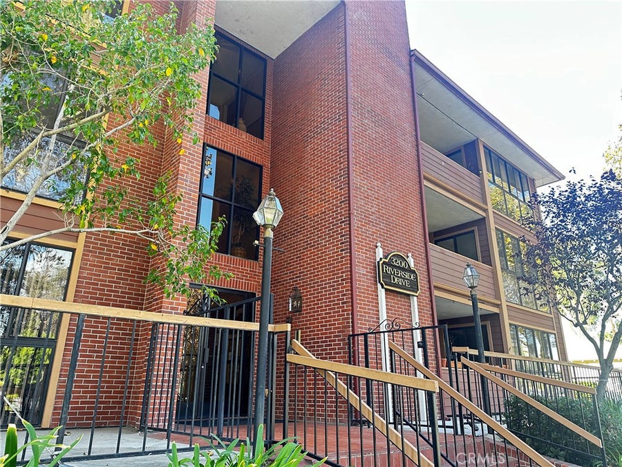 Property photo for 3200 W RIVERSIDE Drive, #M, Burbank, CA