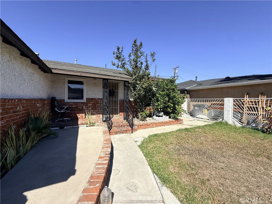 Property photo for 717 E Santa Rita, Compton, CA