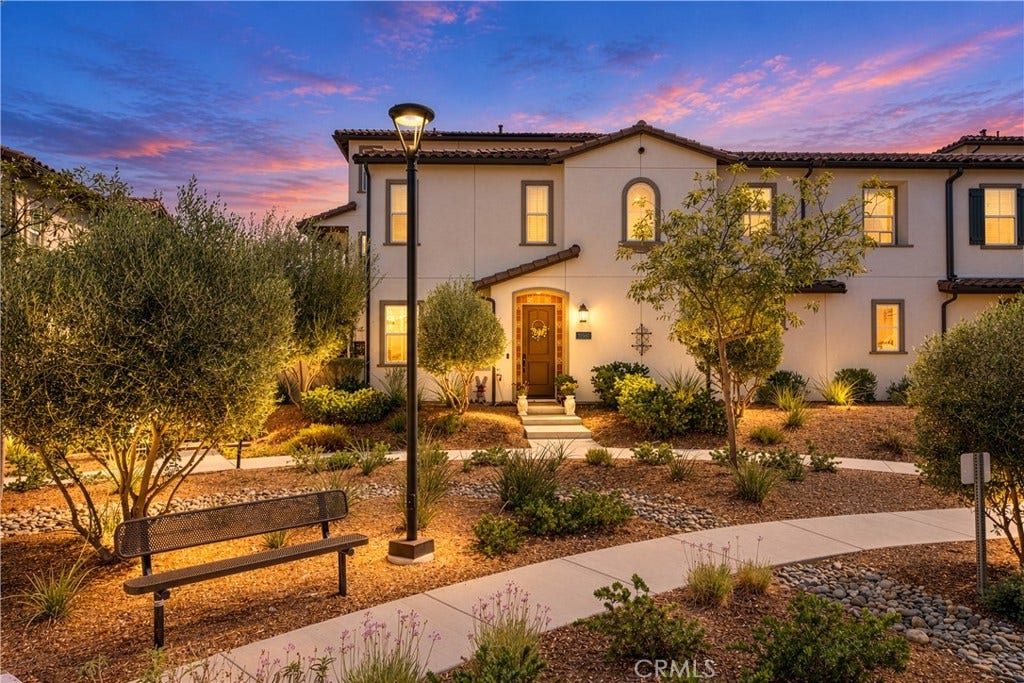 31560 Calle Canto, Temecula, CA 92592 Twilight