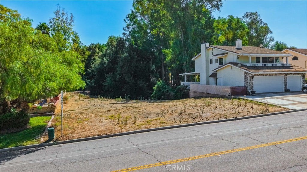 23377 Continental Drive, Canyon Lake, CA 92587 23377 Continental Drive, Canyon Lake, CA 92587