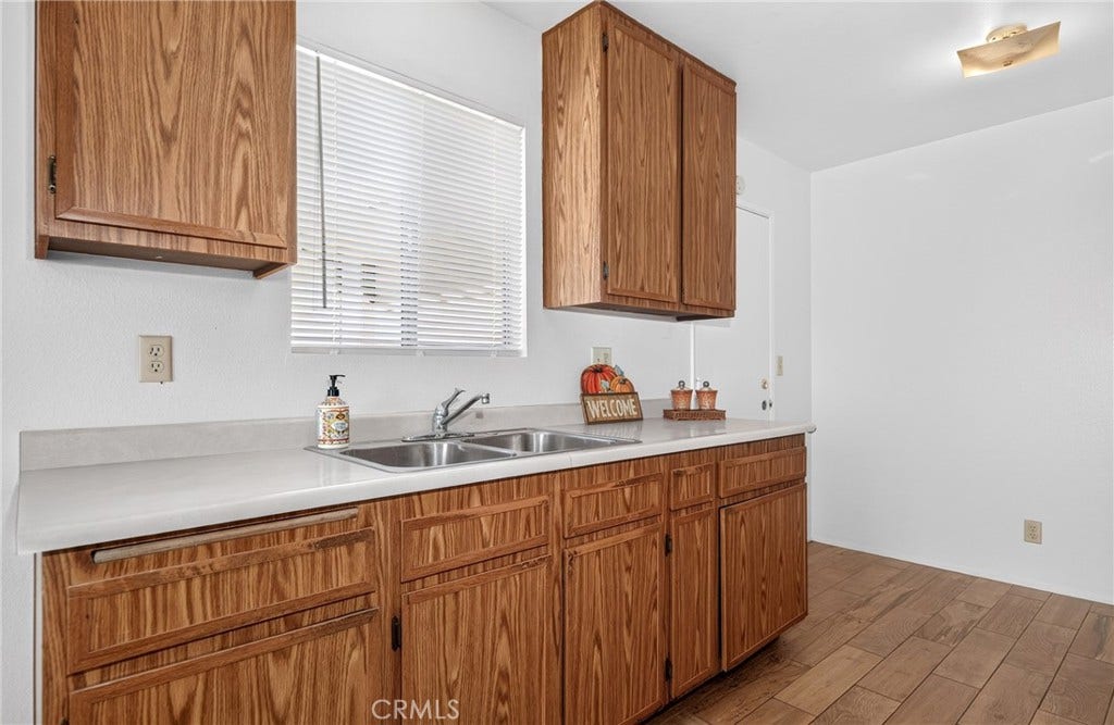 1964 W Oakland Avenue, Hemet, CA 92545 1964 W Oakland Avenue, Hemet, CA 92545