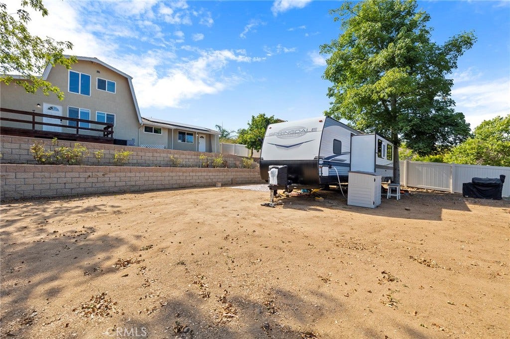 410 Palomino Road, Fallbrook, CA 92028 410 Palomino Road, Fallbrook, CA 92028