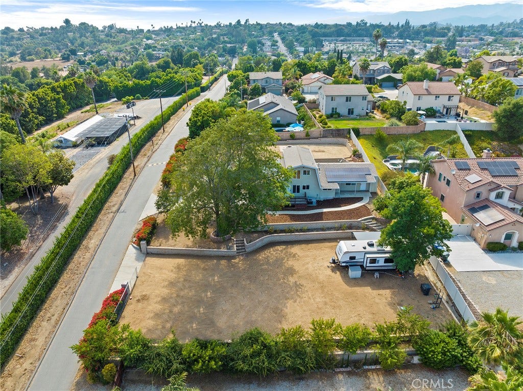 410 Palomino Road, Fallbrook, CA 92028 410 Palomino Road, Fallbrook, CA 92028