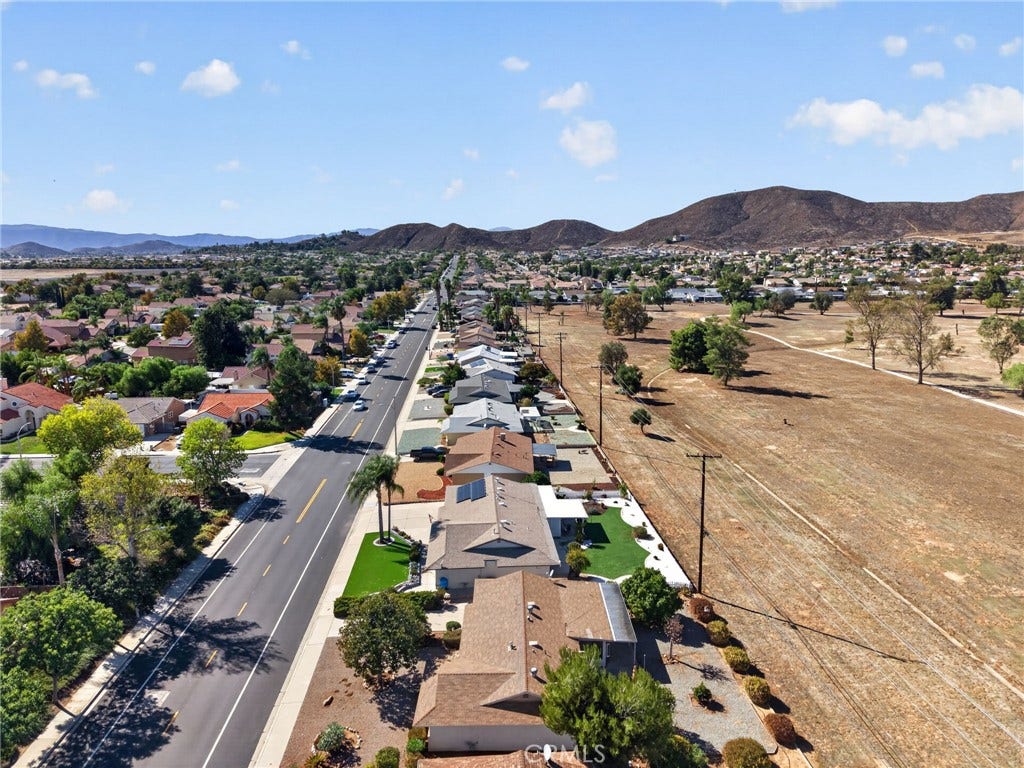 25890 Ridgemoor, Sun City, CA 92586 25890 Ridgemoor, Sun City, CA 92586