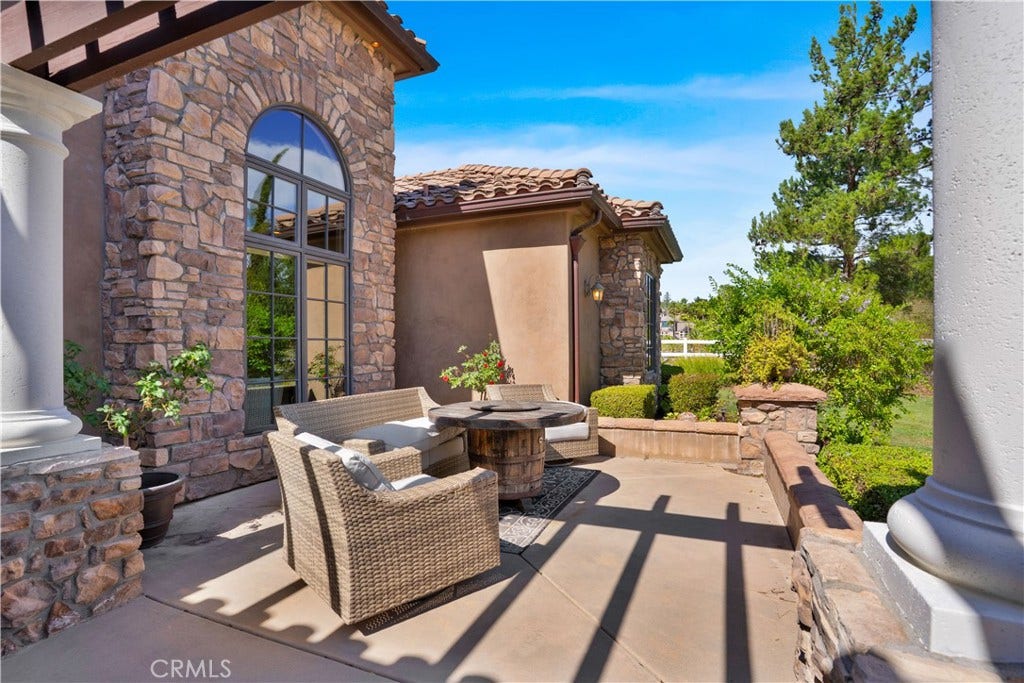 41945 Calle Contento, Temecula, CA 92592