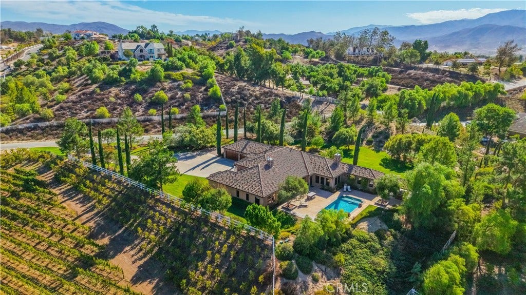 41945 Calle Contento, Temecula, CA 92592
