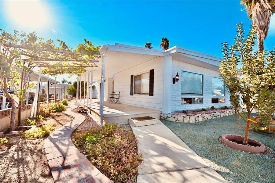 Property photo for 131 Santa Clara, Hemet, CA