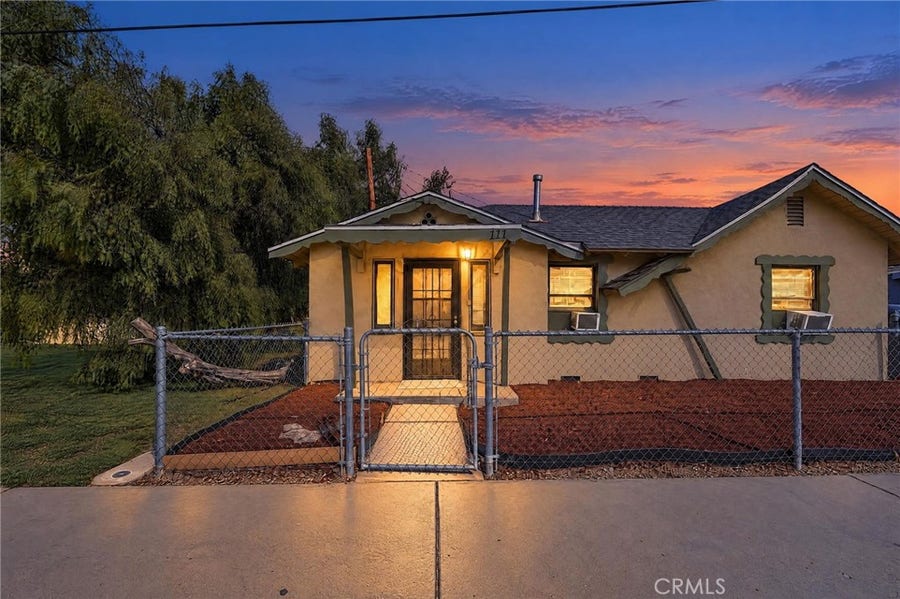 Property photo for 177 W Main Street, San Jacinto, CA