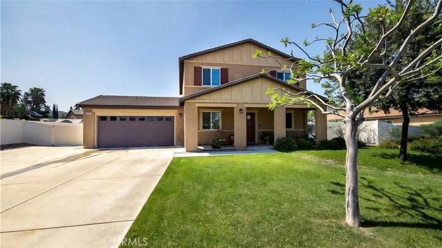 Property photo for 1056 E Washington Avenue, San Jacinto, CA