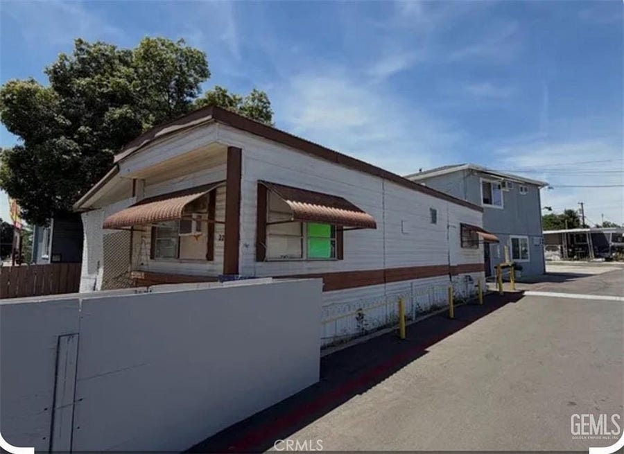 Property photo for 510 Roberts Ln, Bakersfield, CA