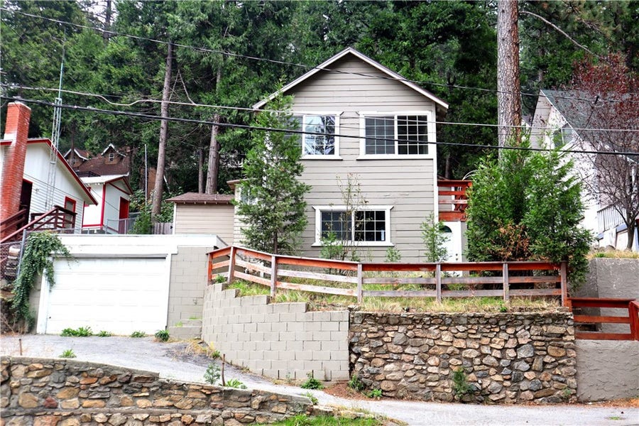 Property photo for 23497 Lake, Crestline, CA