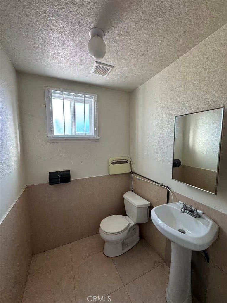 15858 main st, La Puente, CA 91744 15858 main st, La Puente, CA 91744