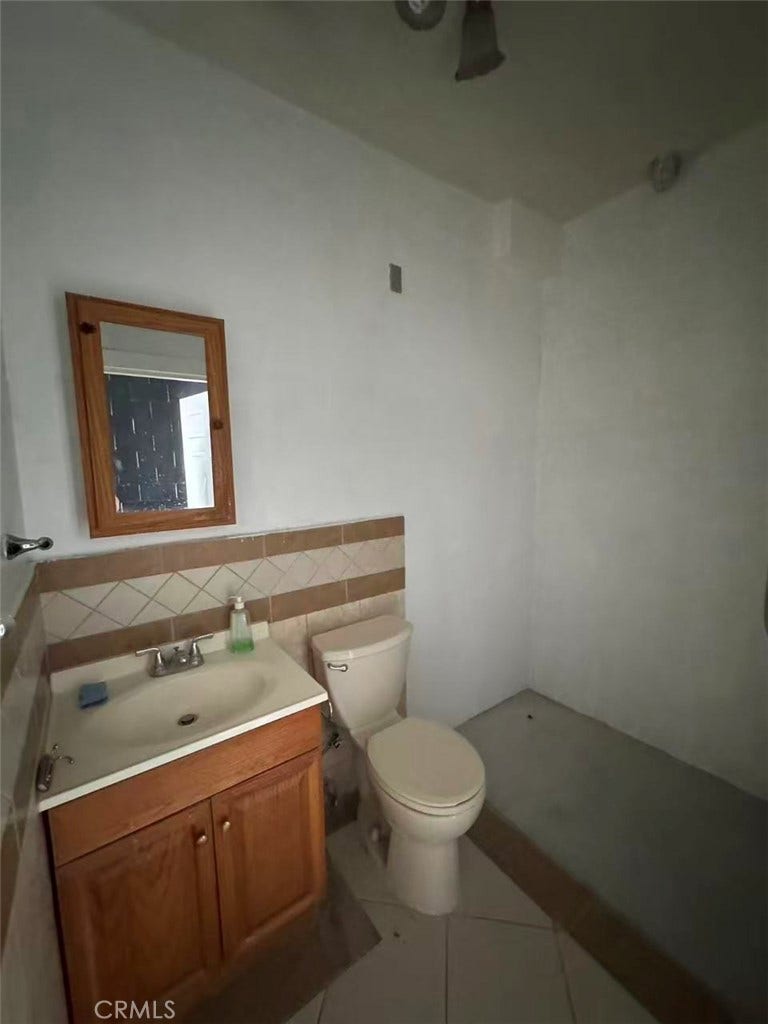 15858 main st, La Puente, CA 91744 15858 main st, La Puente, CA 91744