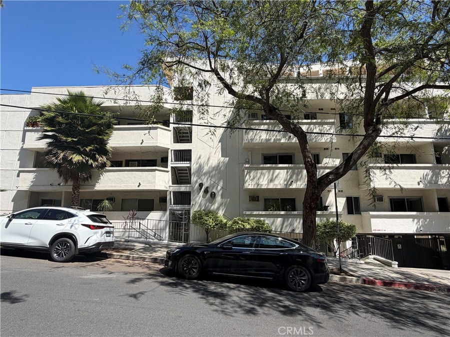 Property photo for 960 Larrabee, West Hollywood, CA
