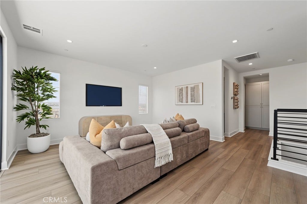 22061 Manarola Way, Walnut, CA 91789 22061 Manarola Way, Walnut, CA 91789