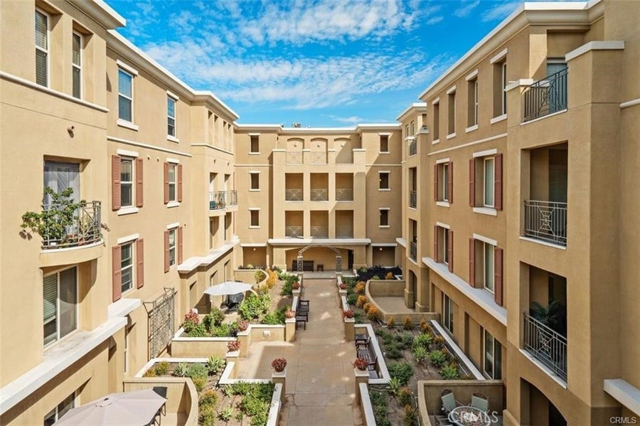 Property photo for 128 N Oak Knoll Avenue, #317, Pasadena, CA