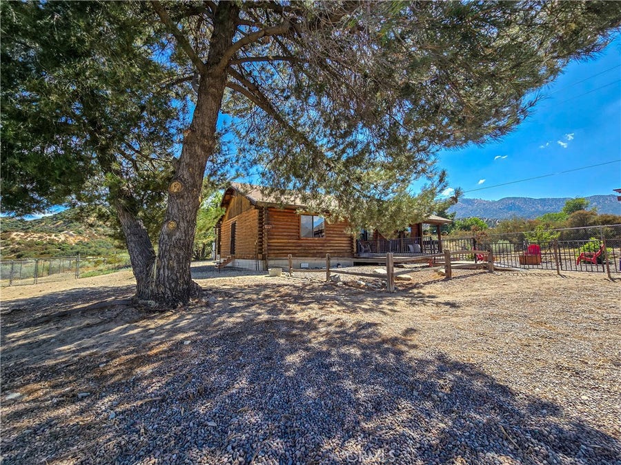Property photo for 5363 Hess Road, Phelan, CA
