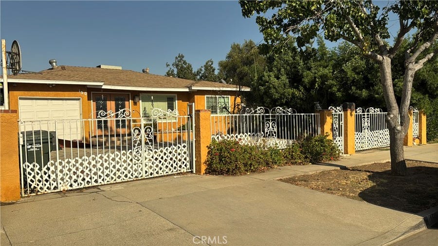 Property photo for 150 N Soldano, Azusa, CA