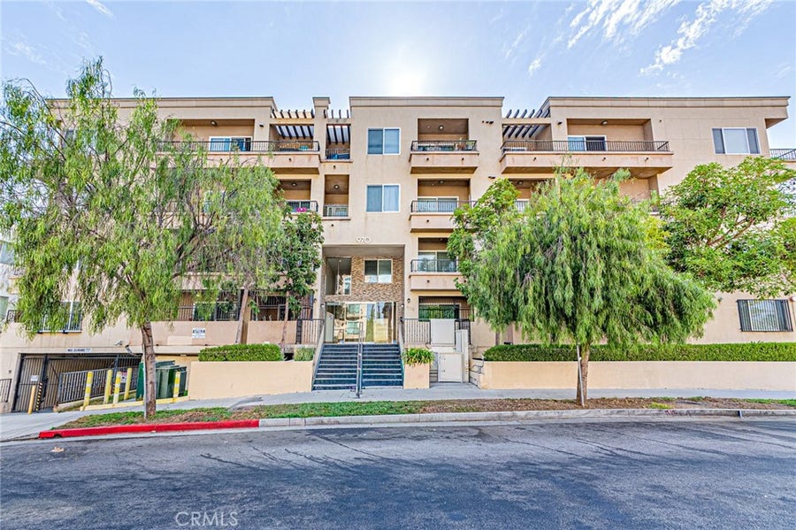 Property photo for 970 S St. Andrews Place, #103, Los Angeles, CA