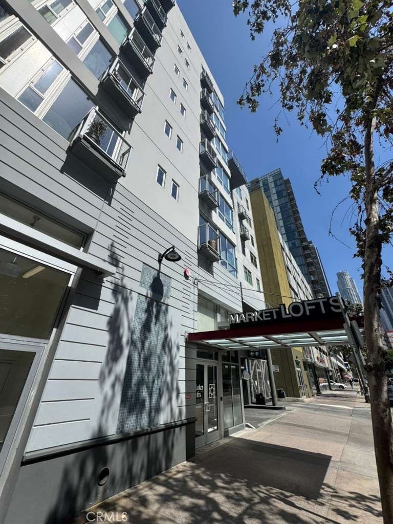 Property photo for 645 W 9th, #425, Los Angeles, CA