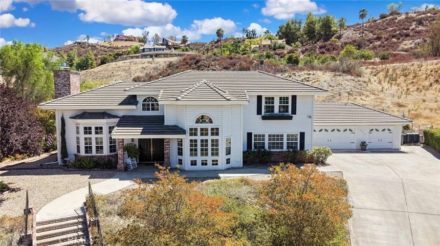 Property photo for 42815 Pheasant Hill Place, Hemet, CA