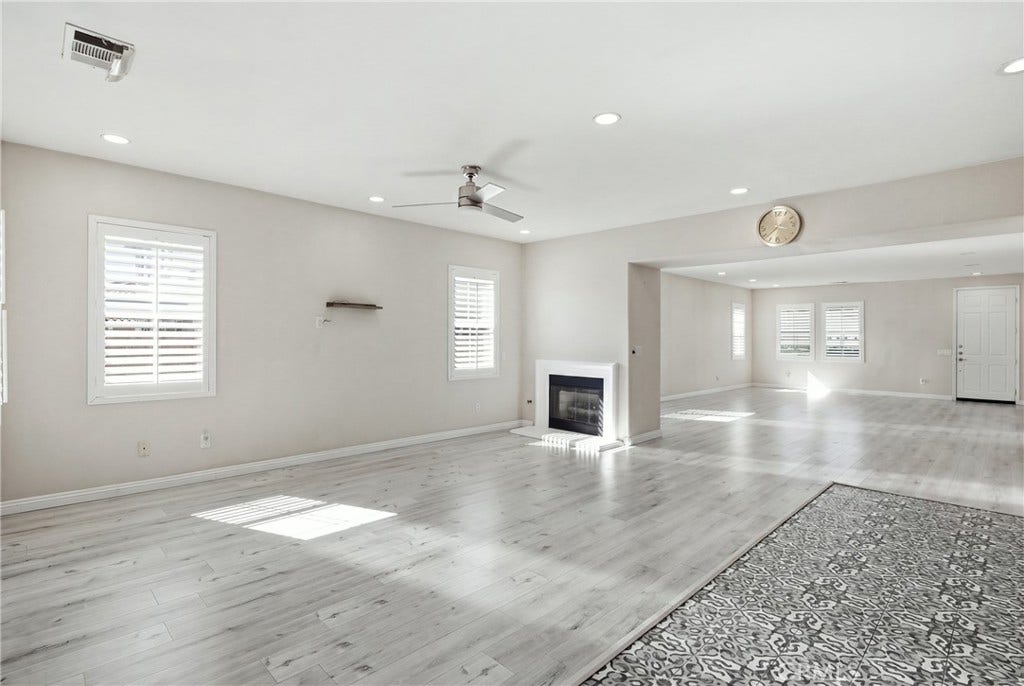 558 Calderone, Corona, CA 92879