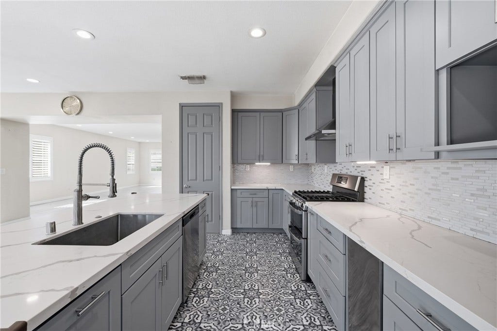 558 Calderone, Corona, CA 92879