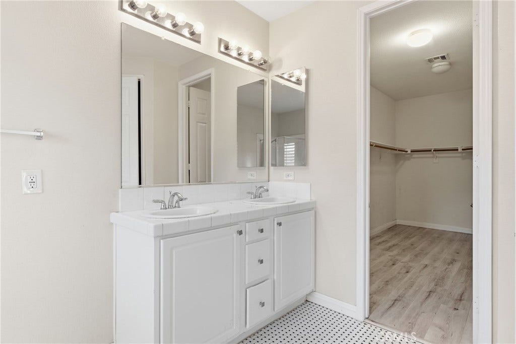 558 Calderone, Corona, CA 92879