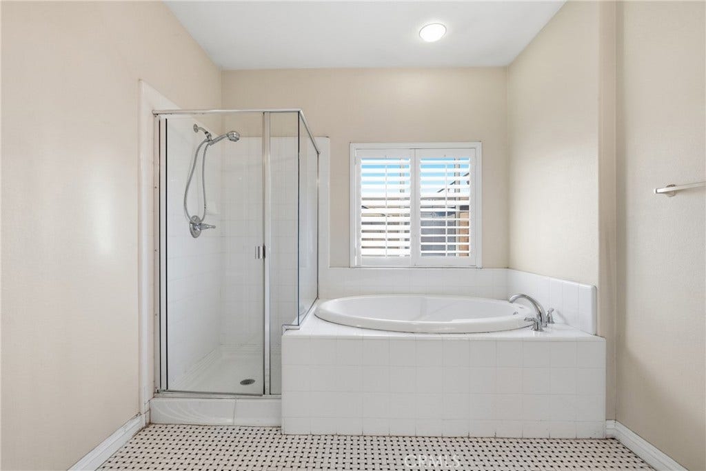 558 Calderone, Corona, CA 92879