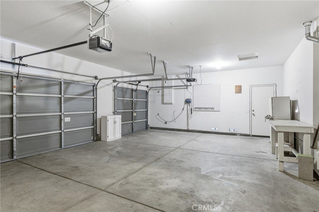 558 Calderone, Corona, CA 92879